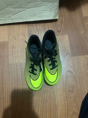 Boys cleats